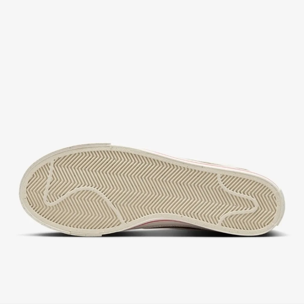 Nike bling court